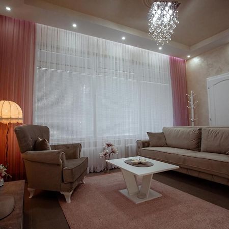 Studio Apartman Dona Nova Varos Exterior photo